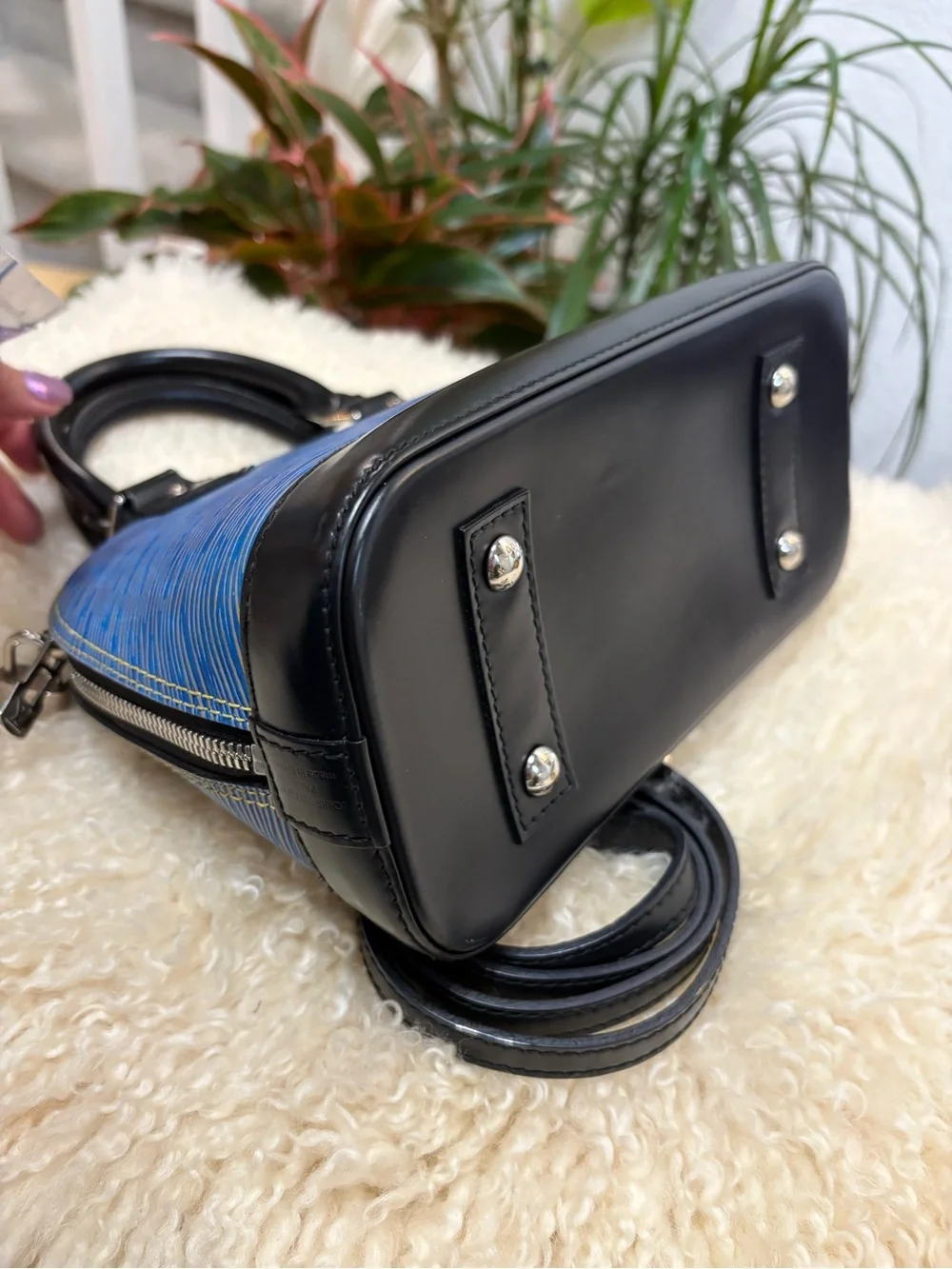 Louis Vuitton Alma Handbag Epi Leather BB